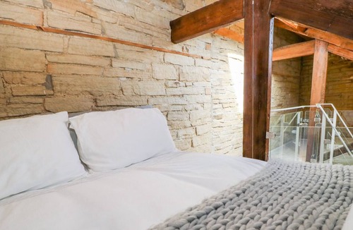 Holmfirth Cottage | RIVERVIEW COTTAGE, pet friendly in Holmfirth