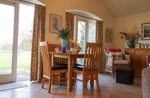 Hethel House | Romulus