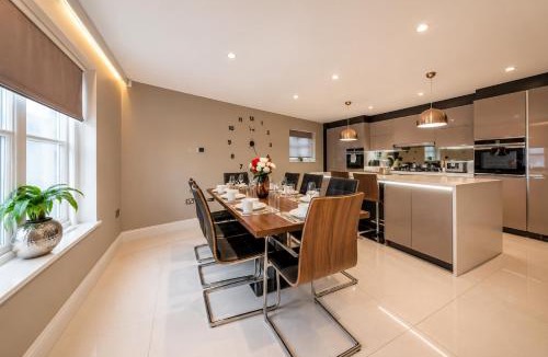 Batley House | Room C 7C Spectacular Ensuite Stay