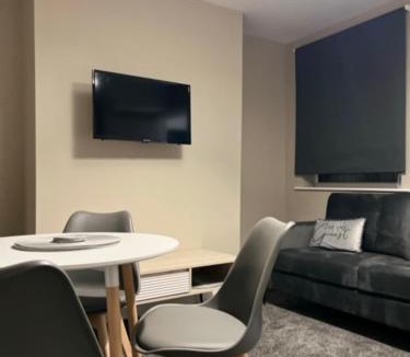 Hull House | Room in Melrose Shared House