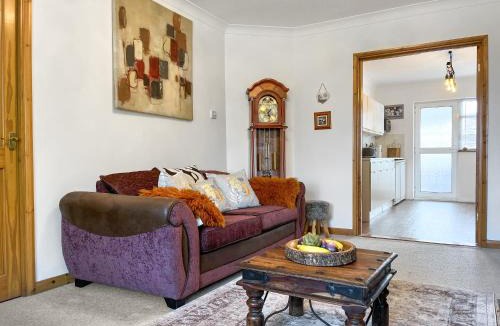Redcar House | Roselynne