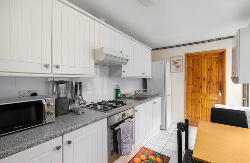 Stratford and New Town House | Rose’s Home: Charming 3-Bed House in Stratford
