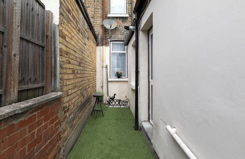 Stratford and New Town House | Rose’s Home: Charming 3-Bed House in Stratford