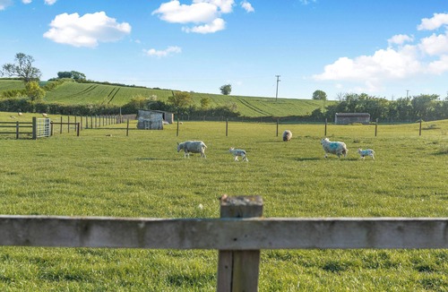 Gawcott Cottage | Rosie's Retreat - Charming Farmhouse Stay