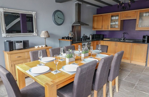 Carsington Cottage | ROYAL OAK, family friendly, character holiday cottage in Ashbourne