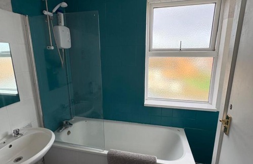 Runcorn House | Runcorn Jubilee Guest House