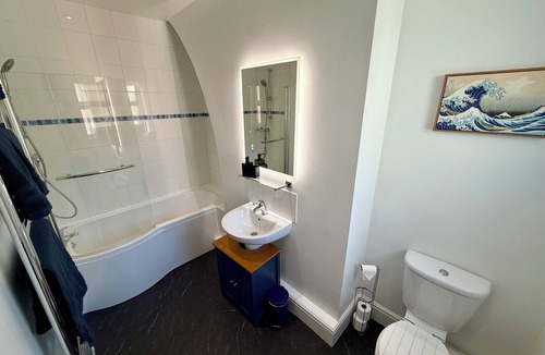 Salisbury House | Salisbury City Centre Cottage