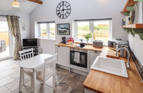 Sandilands House | Sanderlings Cottage, Sutton-On-Sea