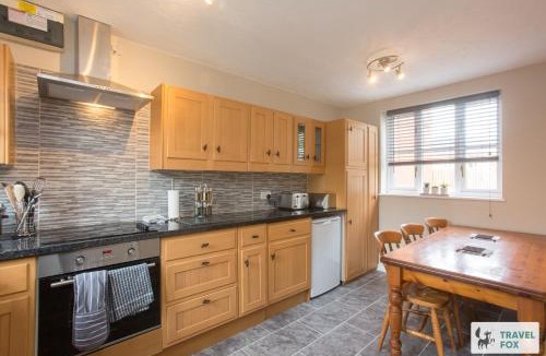 Rocester House | Sarah's House BBQ Parking 10mins To Alton Towers