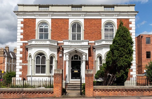 Oadby House | SAV Apartments Flat 7 - 1 Bed Luxury Studio Apartment-Regent Road - Leicester