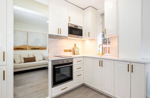 Brompton & Hans Town Apartment | Scandi Style Chelsea Apartment