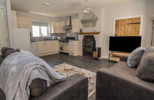 Scarborough Cottage | SEA VIEW, pet friendly, with hot tub in Scarborough