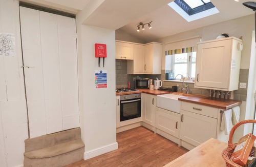 Flamborough Cottage | SEASHELL COTTAGE, pet friendly, with a garden in Flamborough