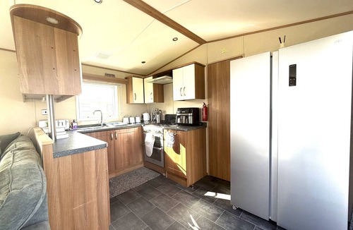 Cayton Bay House | Seashell Retreat, Cayton Bay