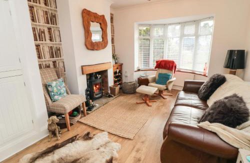 Cayton Bay House | Seaside House