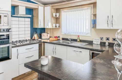 Patrington Haven Cottage | Serenity at Lakeside - UK51947