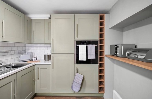 Wakefield Apartment | Shakespeare Stay - Central Wakefield +Free Parking
