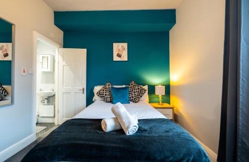 Sheffield House | Sheffield Contractors and MONTHLY Stays 3BR 3 Bath house Managed by Chique Properties Ltd