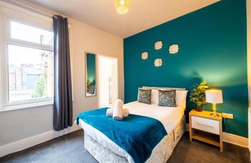 Sheffield House | Sheffield Contractors and MONTHLY Stays 3BR 3 Bath house Managed by Chique Properties Ltd