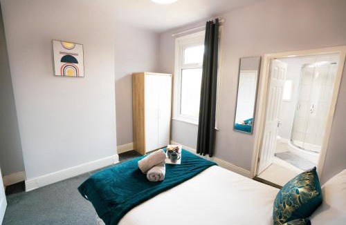 Sheffield House | Sheffield Contractors and MONTHLY Stays 3BR 3 Bath house Managed by Chique Properties Ltd