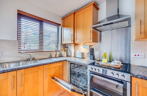 Knowle Sands House | Shenley House Close to City Centre Driveway Parking Workspace Smart TVs Yoko Property