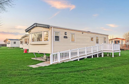 York House | Silver grade caravan with one double bedroom and one twin.