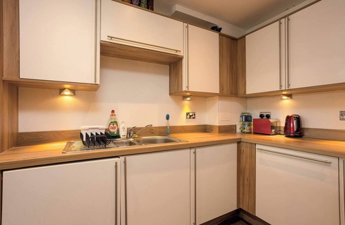 Bonnington Condo | Sleek 2BDR City Stay in the Heart of Edinburgh