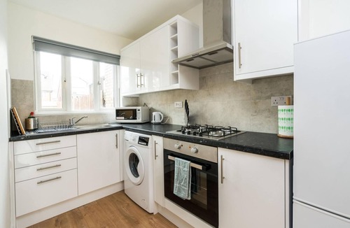 Anerley Cottage | Sleek and Stylish 2BD Home With a Garden Anerley