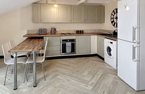 Grantham Apartment | Sleeps 4 2Bed Maisonette Central Free Gym Access