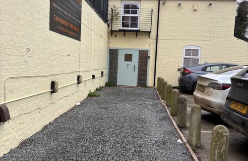 Grantham Apartment | Sleeps 4 2Bed Maisonette Central Free Gym Access