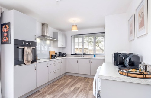Peterborough House | Sleeps 5 - Perfect for Contractors & Professionals