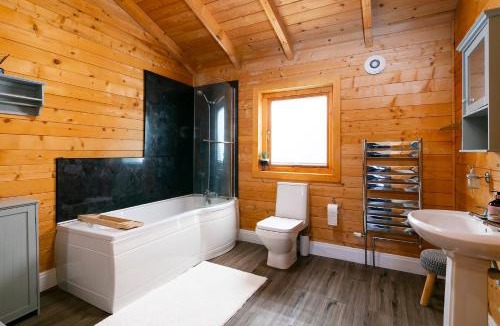 Fangfoss House | Sleeps6- Hot Tub- Pet Friendly- Log Burner