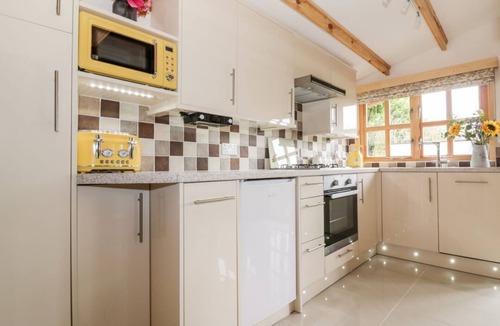Diss Cabin | Someplace Else, Diss