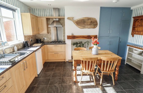 Sandilands House | SORRENTO, family friendly, country holiday cottage in Sutton-On-Sea