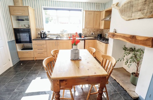 Sandilands House | SORRENTO, family friendly, country holiday cottage in Sutton-On-Sea