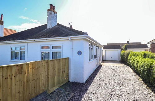 Sandilands House | SORRENTO, family friendly, country holiday cottage in Sutton-On-Sea