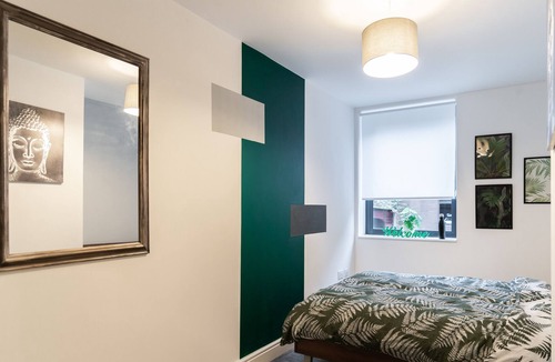 Sheffield City Centre Apartment | Sovereign Suite