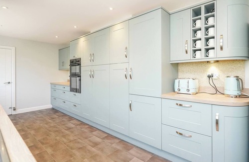 Ridgeway House | Spa Home with Swimming Pool, Hottub, and Sauna