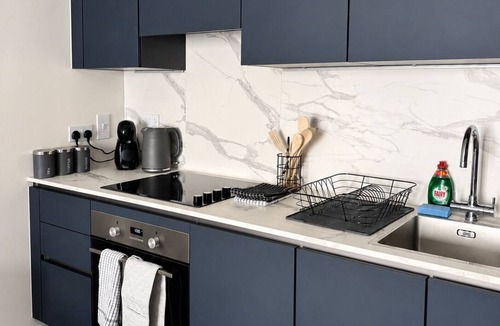 Marlborough Apartment | Spacious 1-Bed | Sleeps 4 | Direct to Wembley