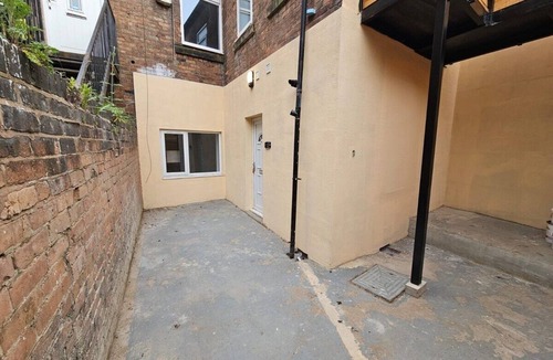 Mexborough Apartment | Spacious 2-Bed Doncaster | Ideal for Teams