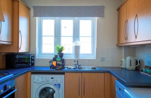 Solihull Apartment | Spacious 2-Bed Home Near NEC, Airport & Resorts World