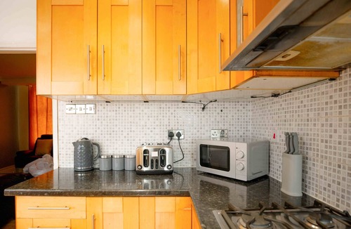 Belvedere House | Spacious 2-Bedroom House in Belvedere With Parking