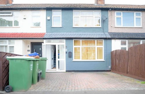 Belvedere House | Spacious 2-Bedroom House in Belvedere With Parking