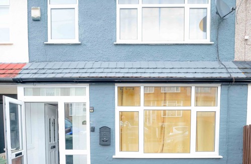Belvedere House | Spacious 2-Bedroom House in Belvedere With Parking