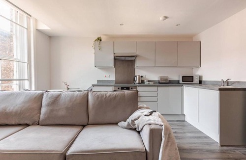 RopeWalks Apartment | Spacious 2Bed Central Liverpool Nightlife & Events, sleeps up to 10