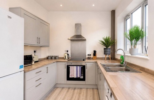 Ferryhill House | Spacious 2BR Durham Home for Contractors