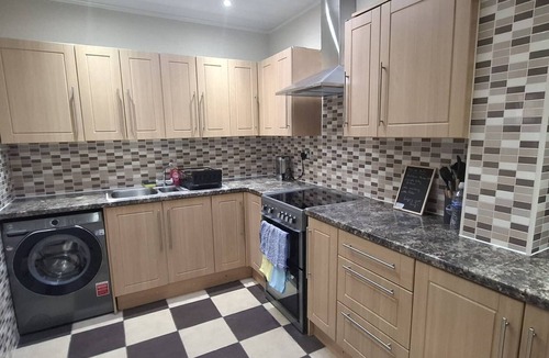 Middlesbrough House | Spacious 3 Bed 2 Baths Free WiFi Central Location