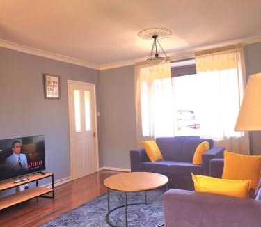 Doncaster House | Spacious 3 bedroom house in Doncaster DN2