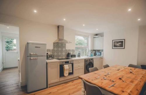 Banbury House | Spacious 3 Bedroom Home with Garden in Banbury