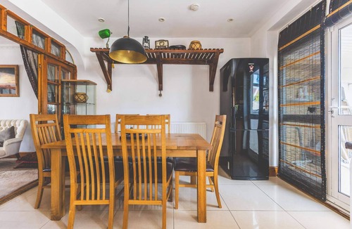 Southall Green House | Spacious 3BDR Home Near Southall Station Heathrow